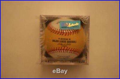 2011 RAWLINGS STATE FARM GOLD HOME RUN DERBY BASEBALL NEW IN CASE IN PLASTIC